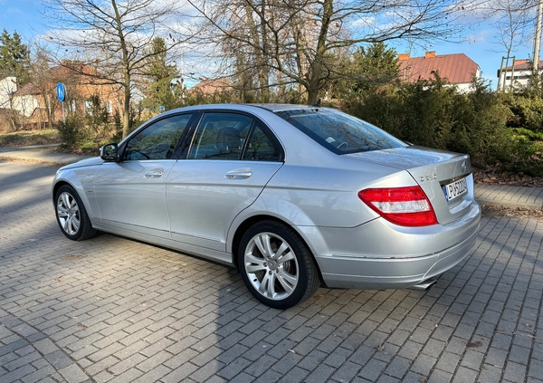 Mercedes-Benz Klasa C cena 29900 przebieg: 189000, rok produkcji 2007 z Puławy małe 137